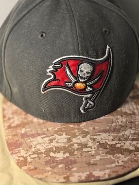Tampabay Buceners Red/Camo Mitchell And Ness Flex Baseball Hat